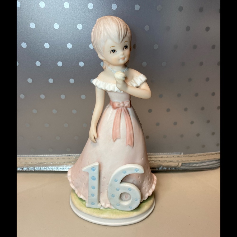 Lefton, the Christopher Collection figurine.